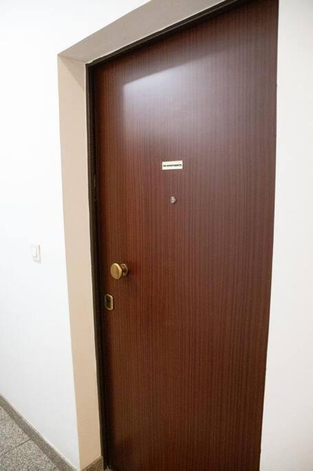 Mr 1 Apartment